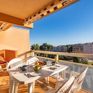 https://apartment-les-rives-de-la-faviere8.fr-provencehotel.com